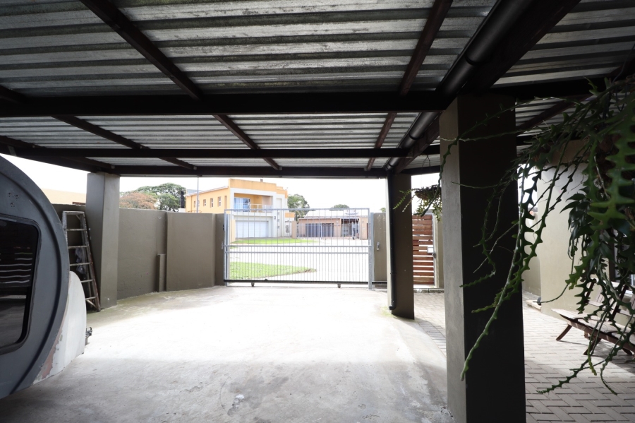 5 Bedroom Property for Sale in Morningside Eastern Cape